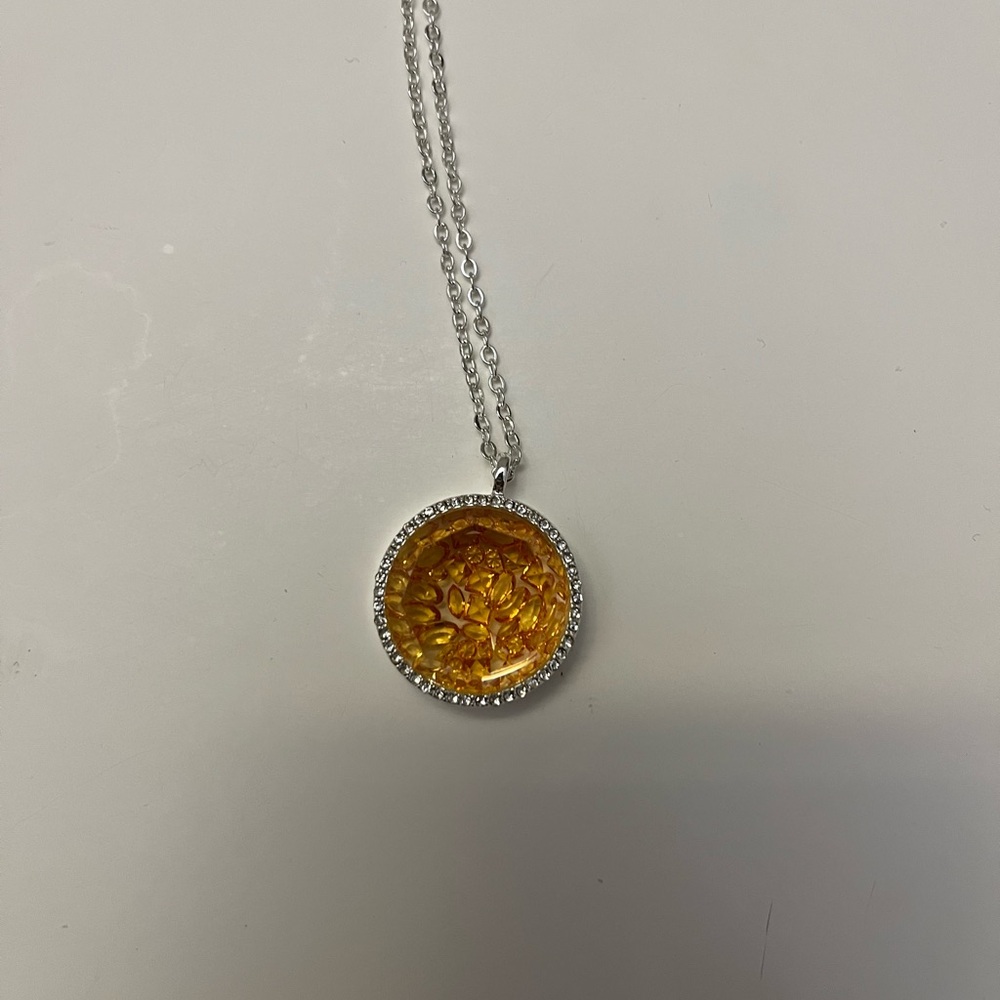 Elegant Silver Pendant Necklace with Topaz Accents in Pendant